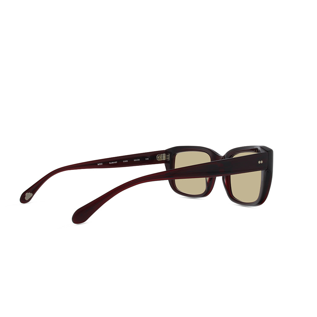 Garnet-glass-photo-brown-1