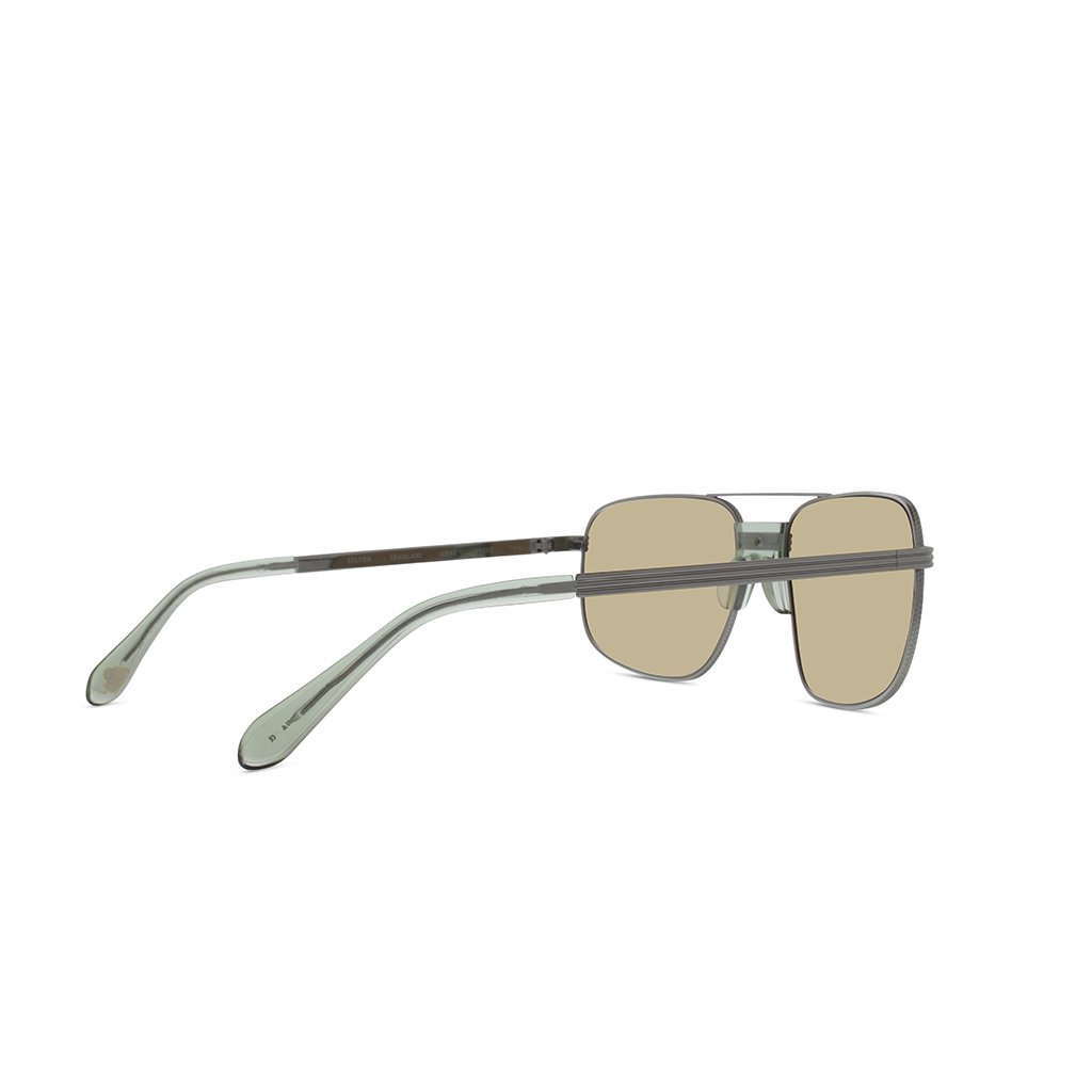 Silver-Seaglass-glass-photo-brown-1