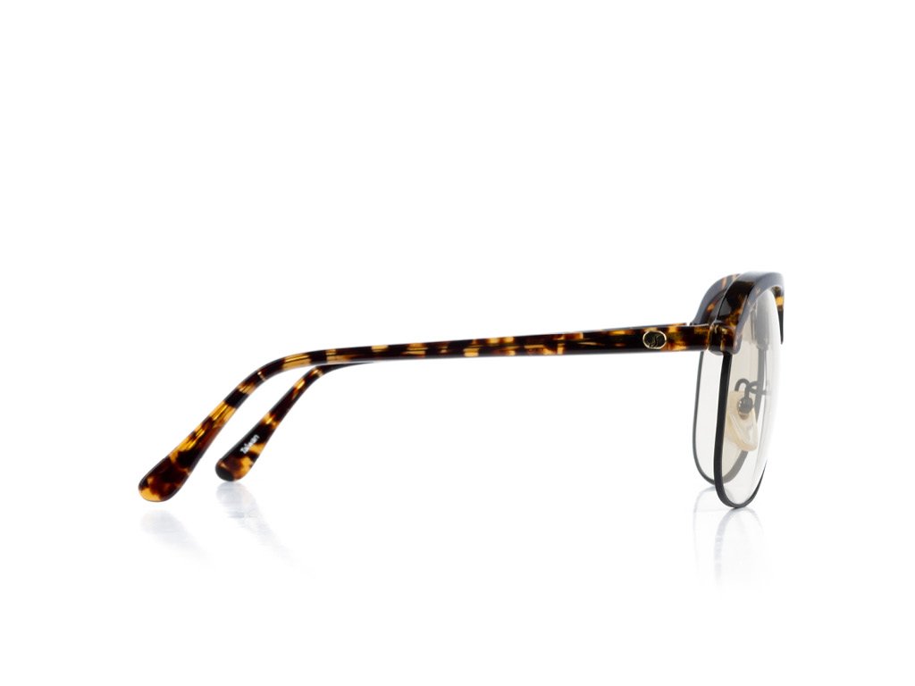 tortoise-brown-Photo-Brown-by-Corning-Optics angle